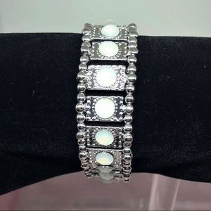 VINTAGE SILVER CRYSTAL STONES STRETCH BRACELET